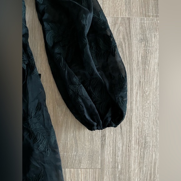 NWT Lulus Spectacular Feeling Emerald Embroidered Faux Wrap Midi Dress - Small - Picture 6 of 10